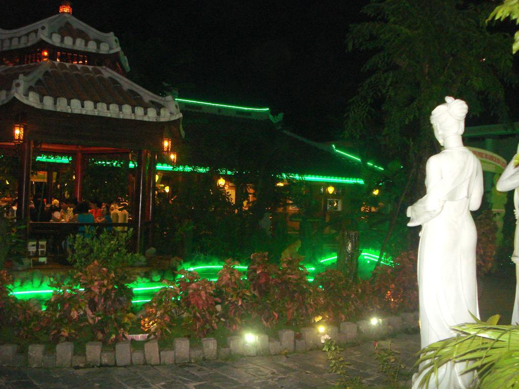 Ngoi Nha Xanh Hotel Da Nang Esterno foto