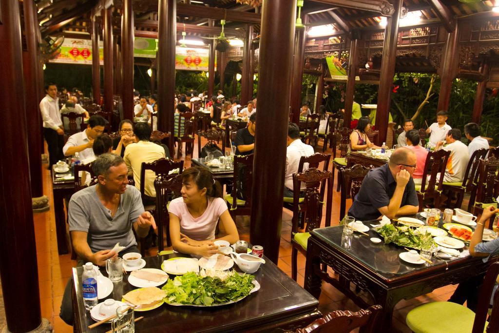 Ngoi Nha Xanh Hotel Da Nang Esterno foto