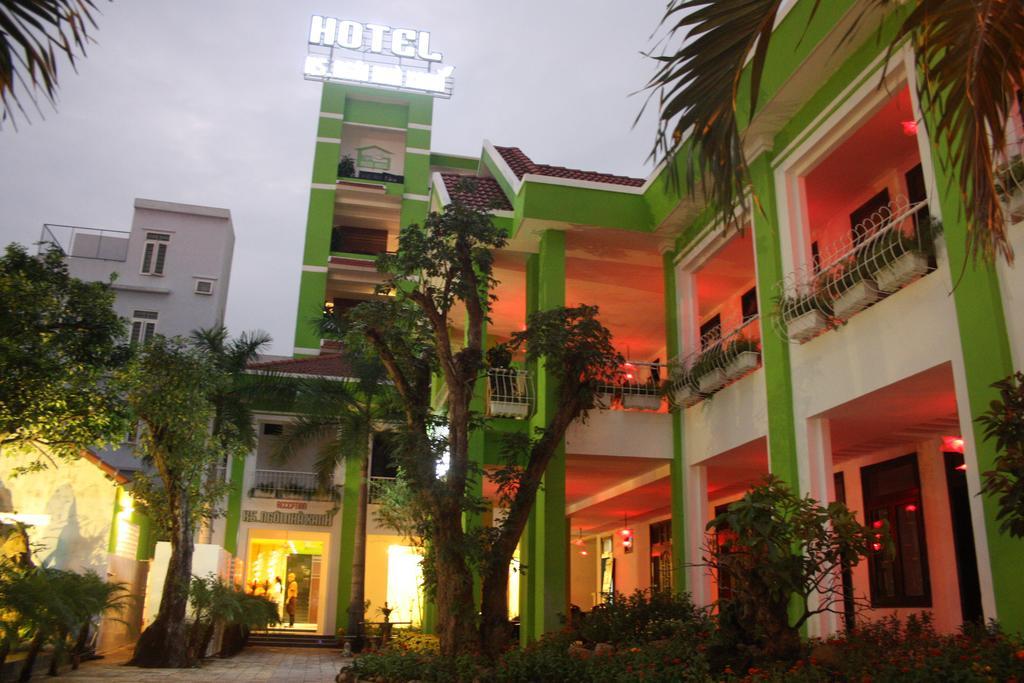 Ngoi Nha Xanh Hotel Da Nang Esterno foto