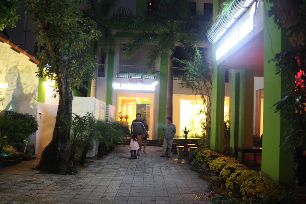 Ngoi Nha Xanh Hotel Da Nang Esterno foto