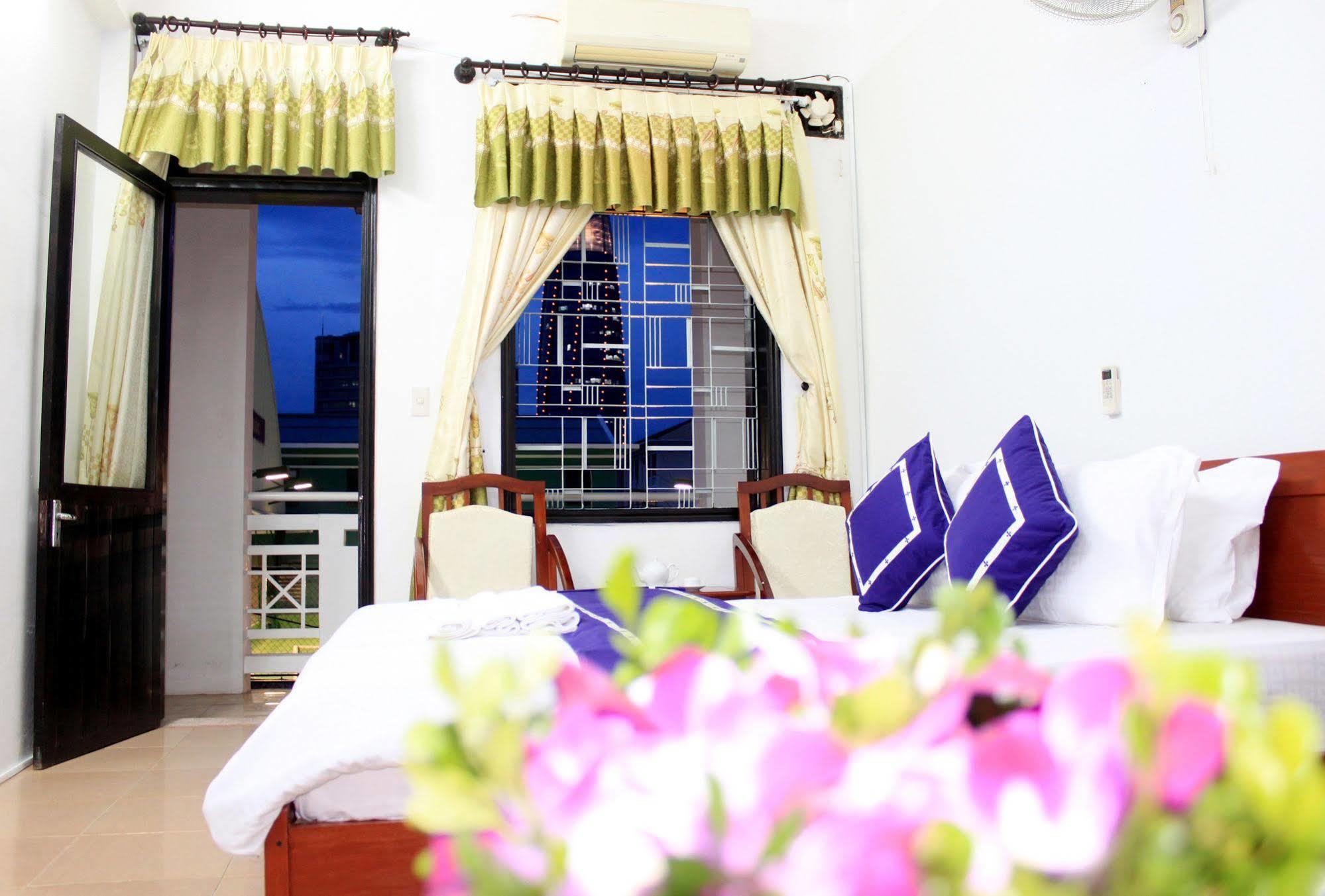 Ngoi Nha Xanh Hotel Da Nang Esterno foto