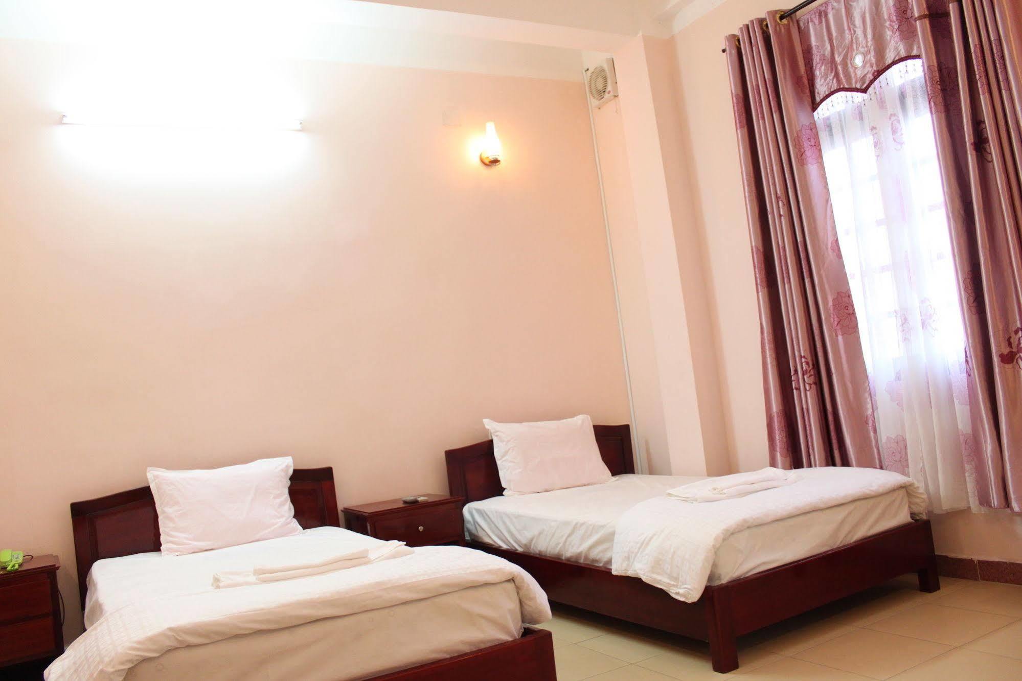 Ngoi Nha Xanh Hotel Da Nang Esterno foto
