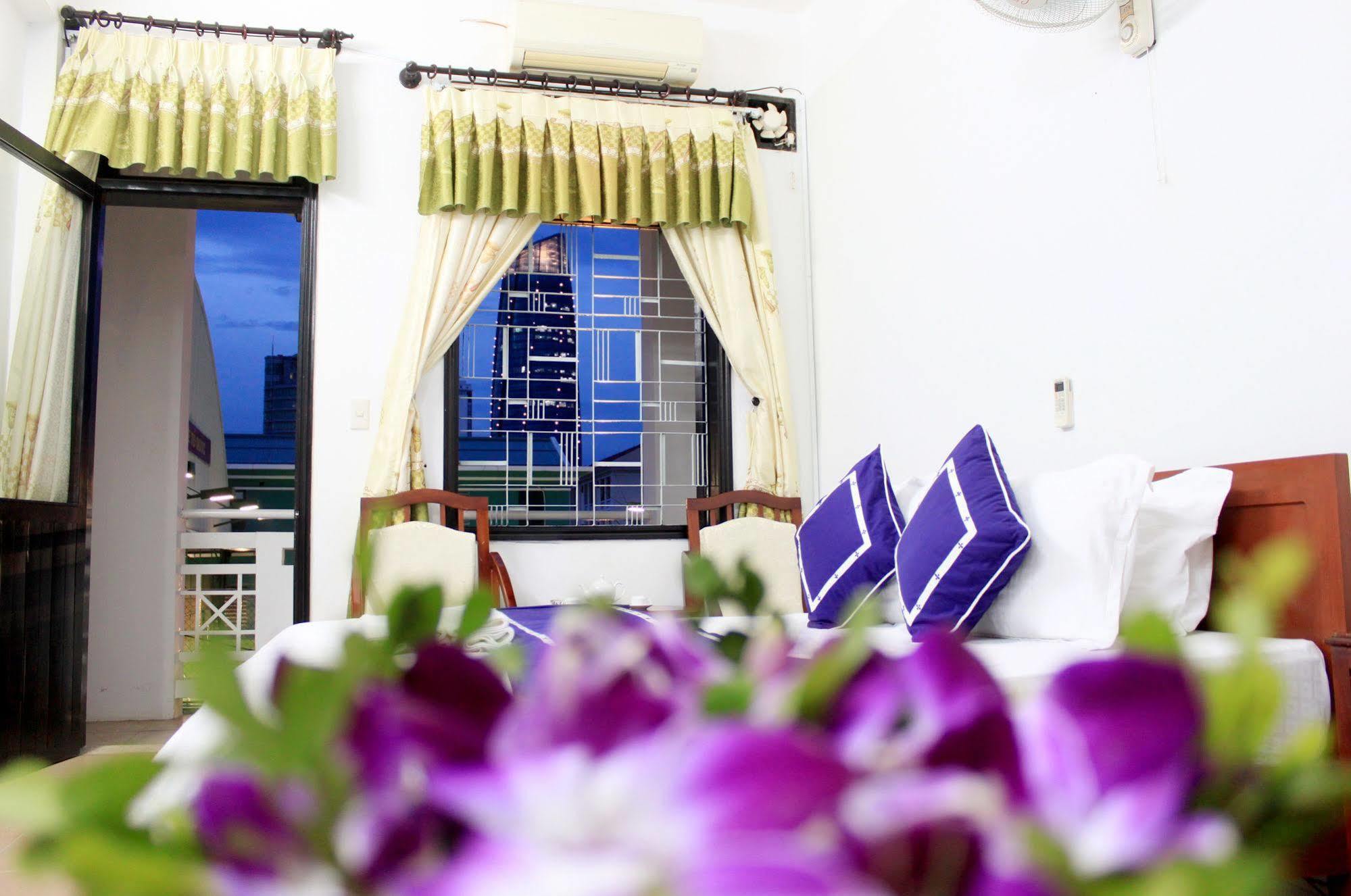 Ngoi Nha Xanh Hotel Da Nang Esterno foto