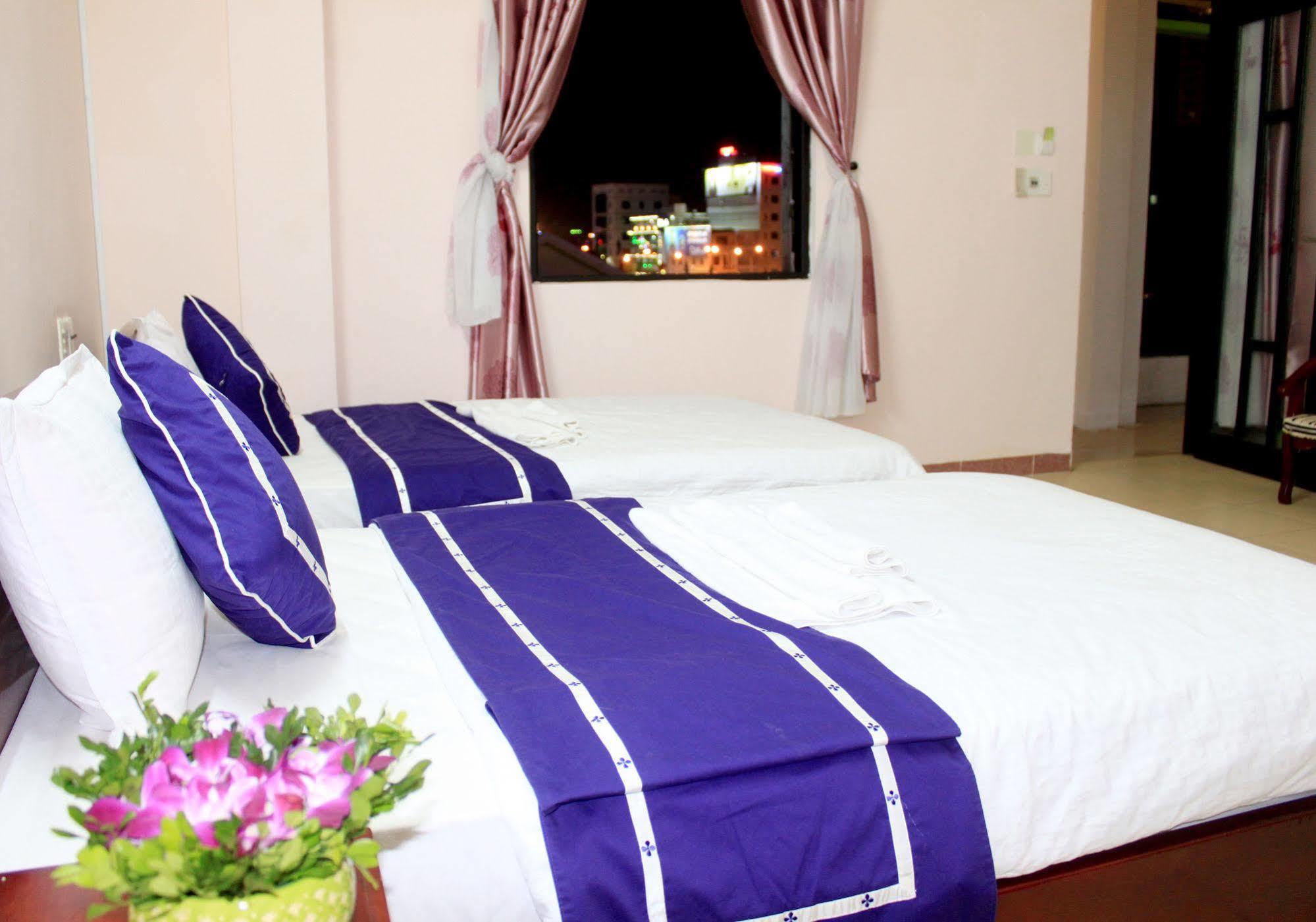 Ngoi Nha Xanh Hotel Da Nang Esterno foto